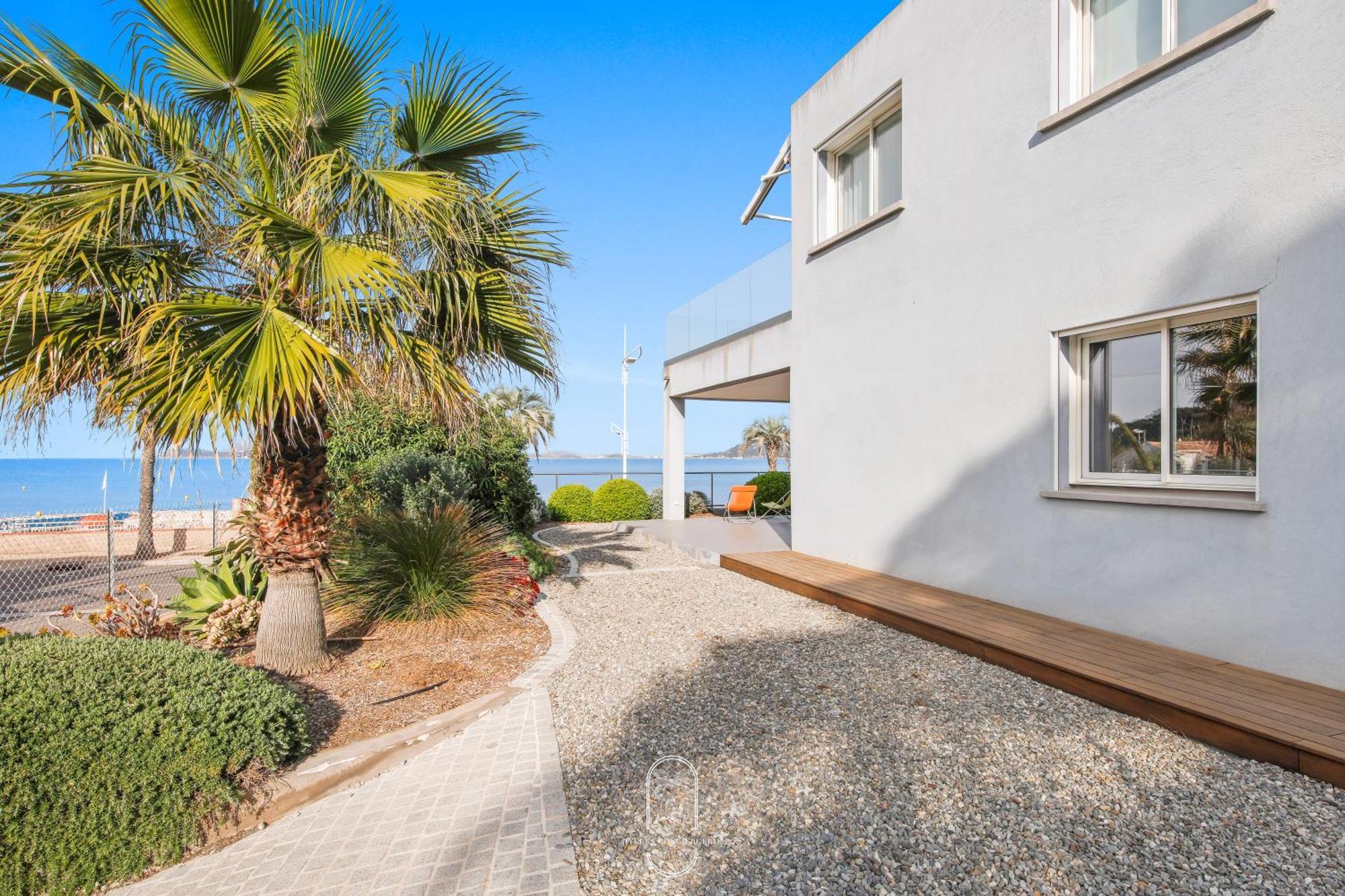 Villa Antoine Appartement Rdj Vue Mer Clim Wifi Parking Plage 50M La Garonne Le Pradet Eksteriør billede