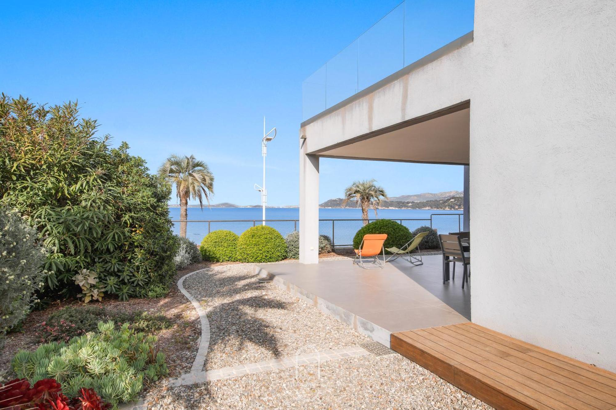 Villa Antoine Appartement Rdj Vue Mer Clim Wifi Parking Plage 50M La Garonne Le Pradet Eksteriør billede