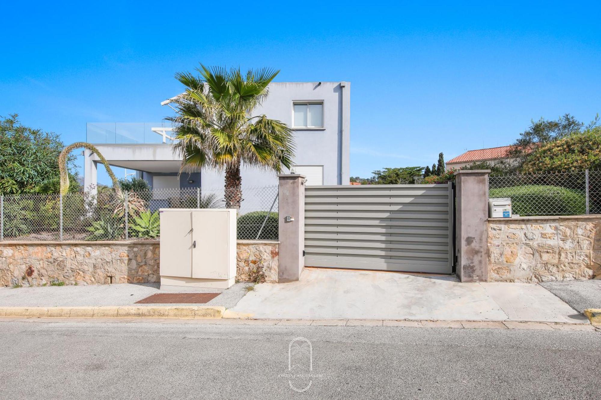Villa Antoine Appartement Rdj Vue Mer Clim Wifi Parking Plage 50M La Garonne Le Pradet Eksteriør billede
