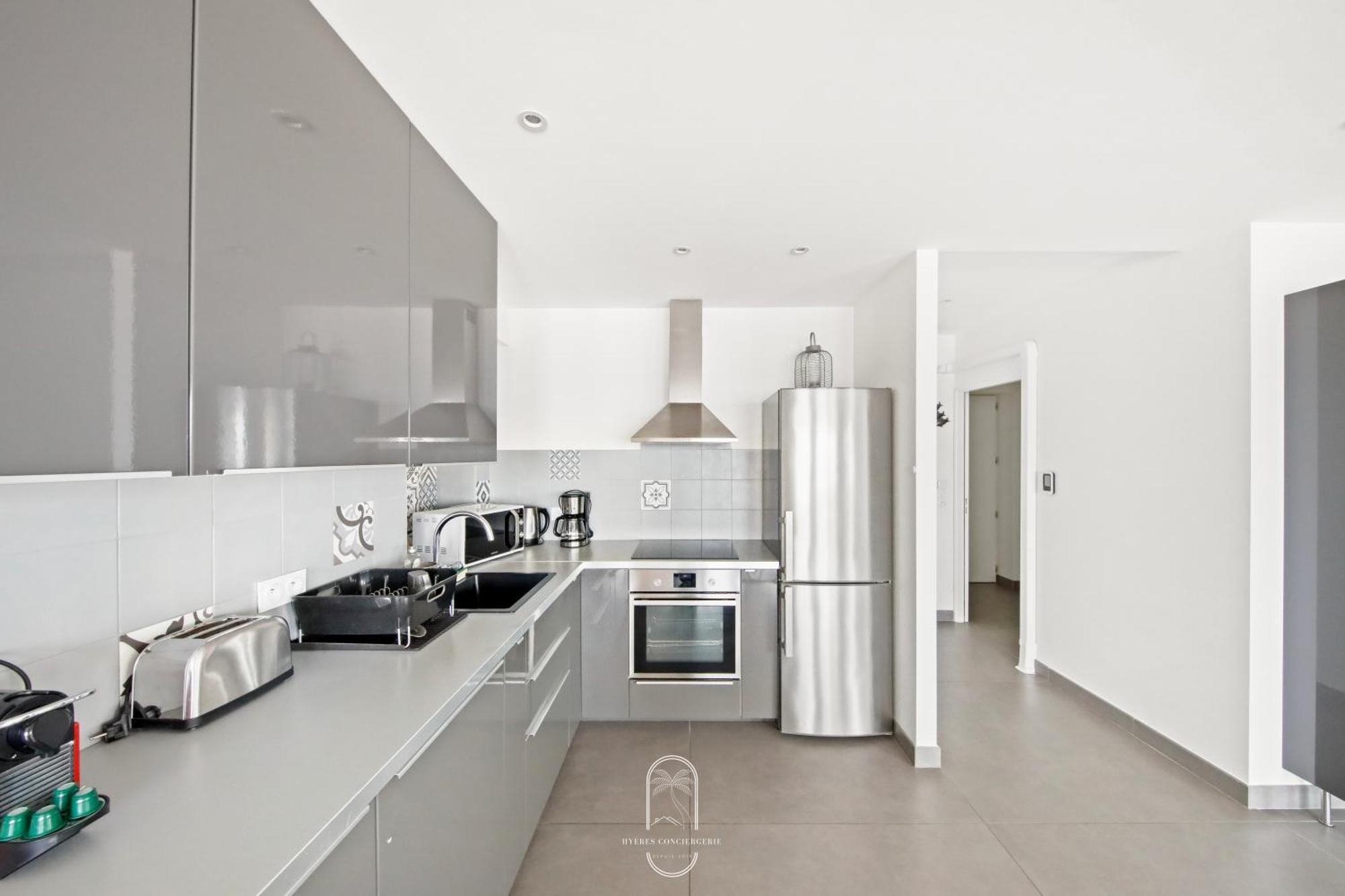 Villa Antoine Appartement Rdj Vue Mer Clim Wifi Parking Plage 50M La Garonne Le Pradet Eksteriør billede