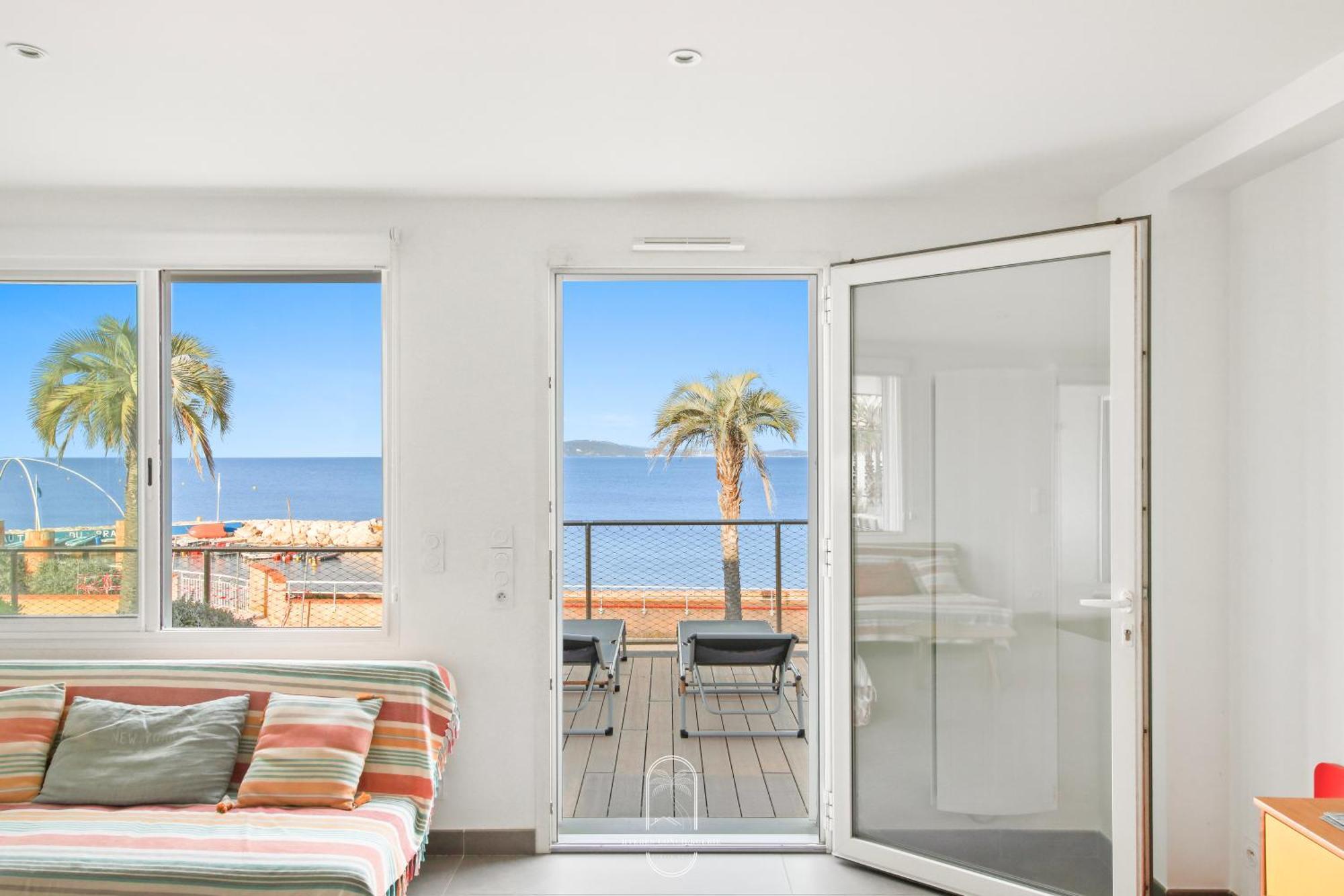 Villa Antoine Appartement Rdj Vue Mer Clim Wifi Parking Plage 50M La Garonne Le Pradet Eksteriør billede